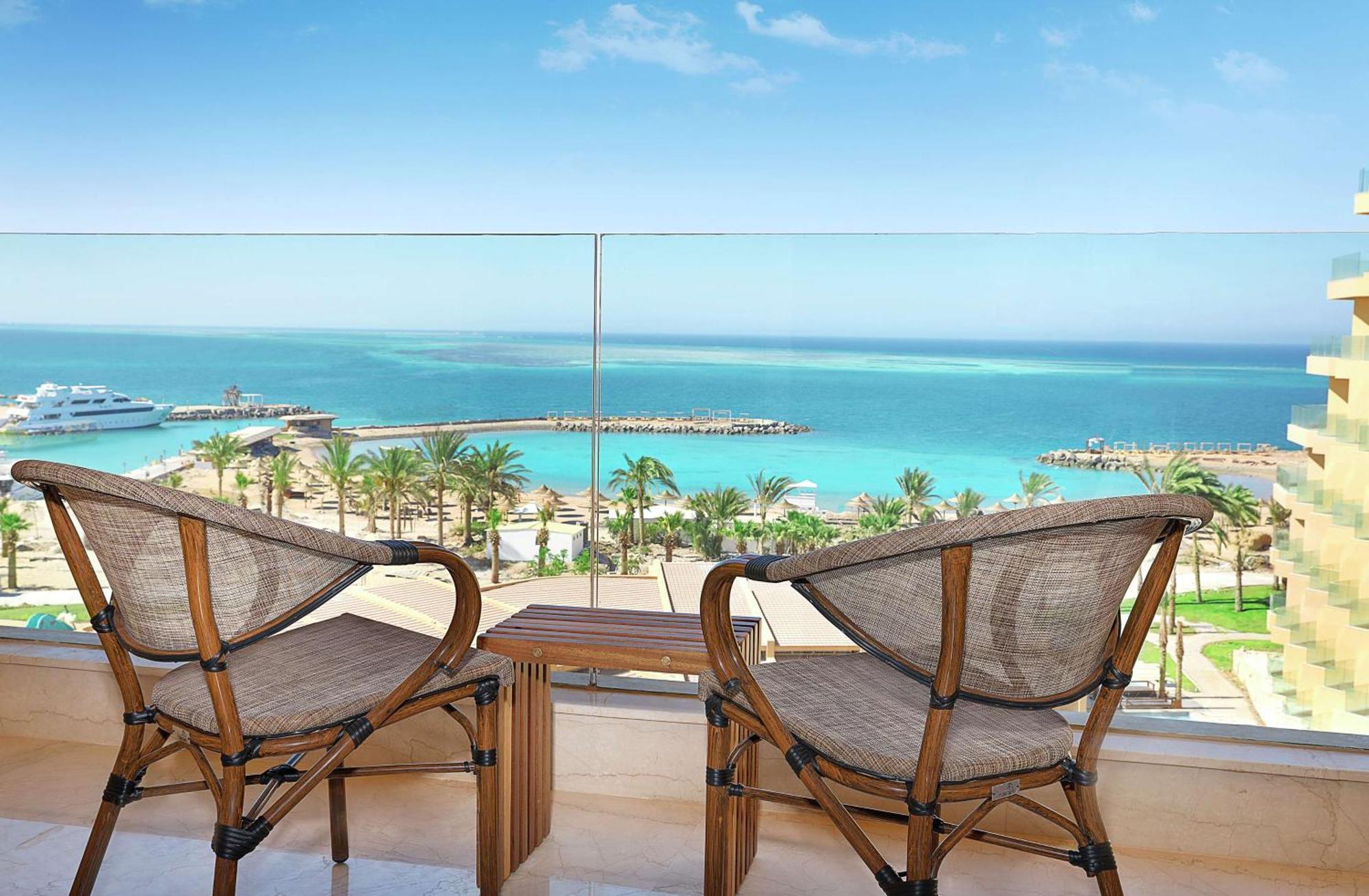 Hilton Hurghada Plaza Hotel Esterno foto View from the balcony of a suite at the Hilton Sharm El Sheikh Resort