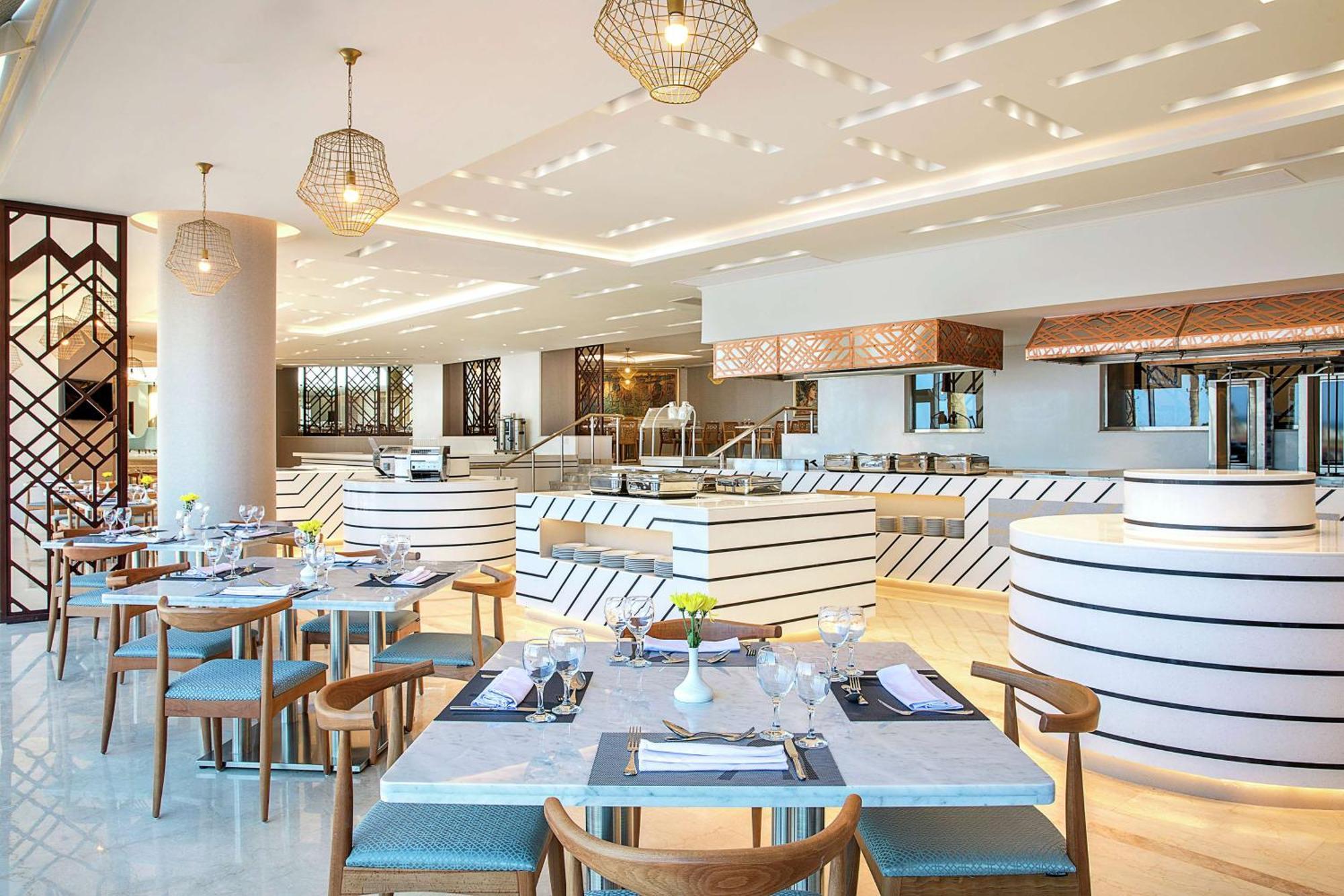 Hilton Hurghada Plaza Hotel Esterno foto